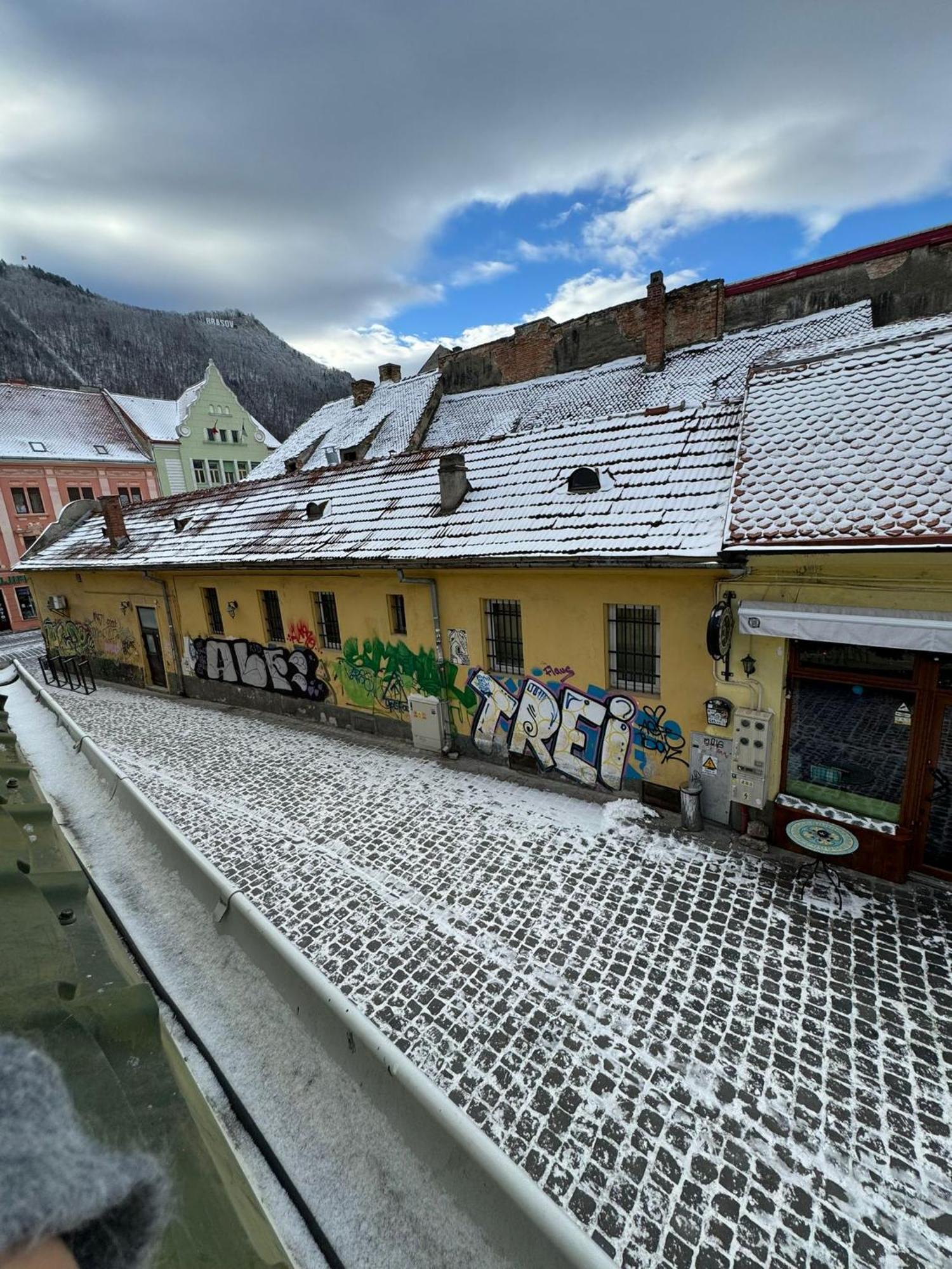 Central Stay Brasov Apartment *